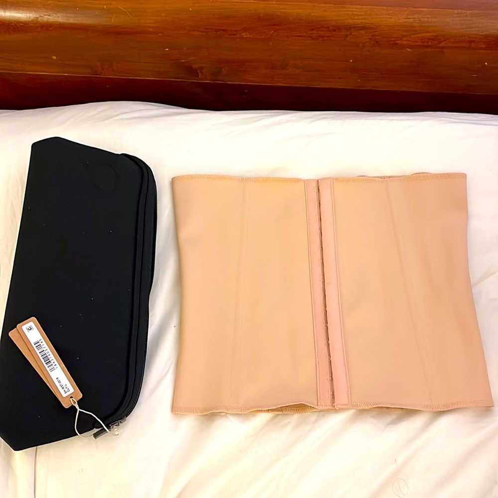 BNWT SKIMS SZ L WAIST TRAINER - CLAY